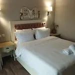 Romilia Aparthotel 4*