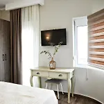 Romilia Aparthotel