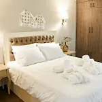 Romilia Aparthotel 4*