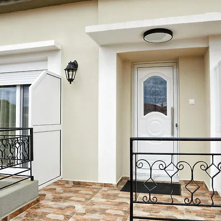 Romilia Aparthotel Xilagani