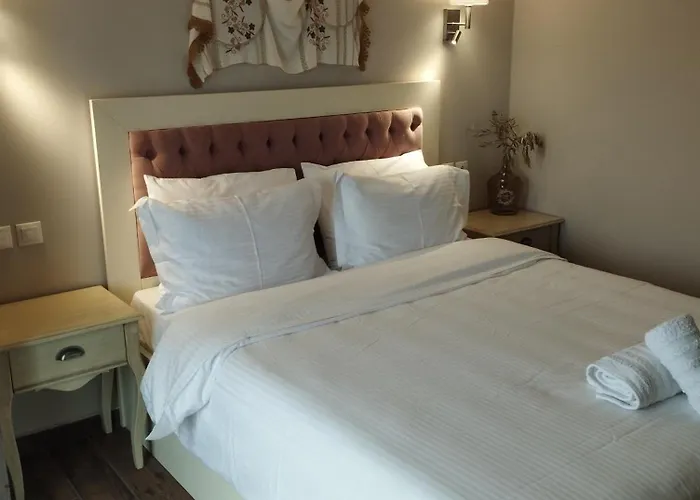 Romilia Aparthotel 4*