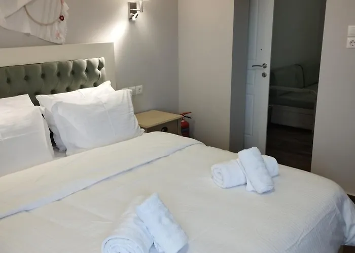 Aparthotel Romilia 4*