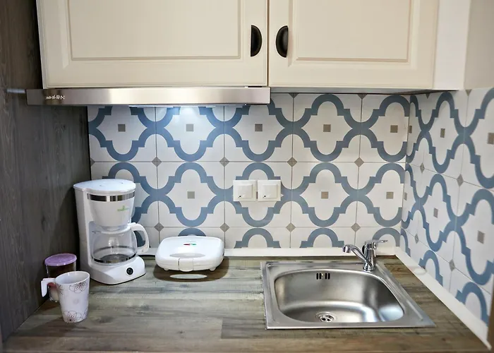 Romilia Aparthotel 4*